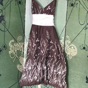 Sweet brown & pink floral dress with back bow